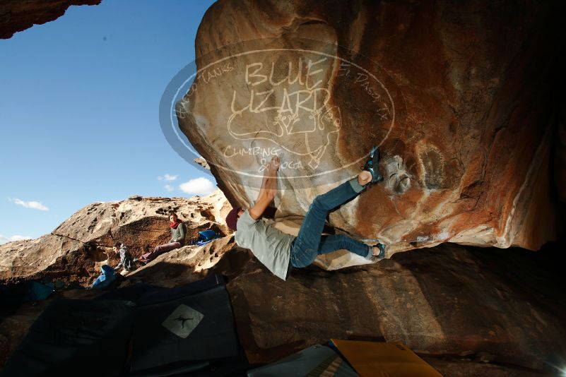 Bouldering in Hueco Tanks on 12/01/2018 with Blue Lizard Climbing and Yoga
Filename: SRM_20181201_1553080.jpg
Aperture: f/8.0
Shutter Speed: 1/250
Body: Canon EOS-1D Mark II
Lens: Canon EF 16-35mm f/2.8 L