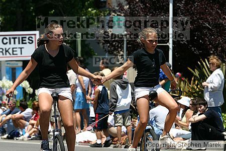 

Filename: img_9008_std.jpg
Aperture: f/6.3
Shutter Speed: 1/320
Body: Canon EOS DIGITAL REBEL
Lens: Canon EF 80-200mm f/2.8 L