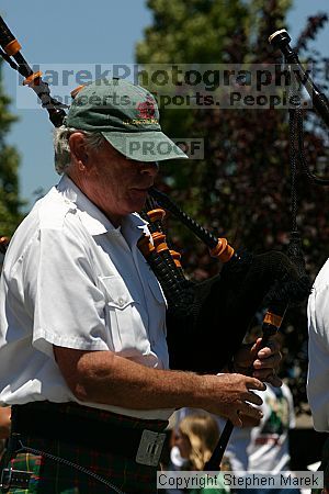 

Filename: img_9018_std.jpg
Aperture: f/8.0
Shutter Speed: 1/400
Body: Canon EOS DIGITAL REBEL
Lens: Canon EF 80-200mm f/2.8 L