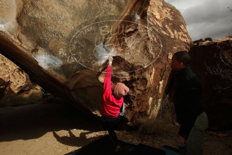 Bouldering in Hueco Tanks on 12/02/2018 with Blue Lizard Climbing and Yoga
Filename: SRM_20181202_1440430.jpg
Aperture: f/8.0
Shutter Speed: 1/250
Body: Canon EOS-1D Mark II
Lens: Canon EF 16-35mm f/2.8 L