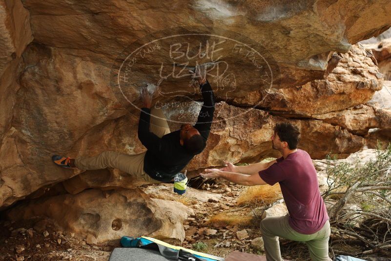 Bouldering in Hueco Tanks on 12/08/2018 with Blue Lizard Climbing and Yoga
Filename: SRM_20181208_1415390.jpg
Aperture: f/4.5
Shutter Speed: 1/250
Body: Canon EOS-1D Mark II
Lens: Canon EF 50mm f/1.8 II