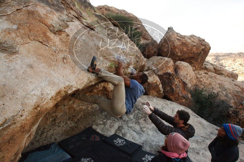 Bouldering in Hueco Tanks on 12/08/2018 with Blue Lizard Climbing and Yoga
Filename: SRM_20181208_1714440.jpg
Aperture: f/10.0
Shutter Speed: 1/160
Body: Canon EOS-1D Mark II
Lens: Canon EF 16-35mm f/2.8 L