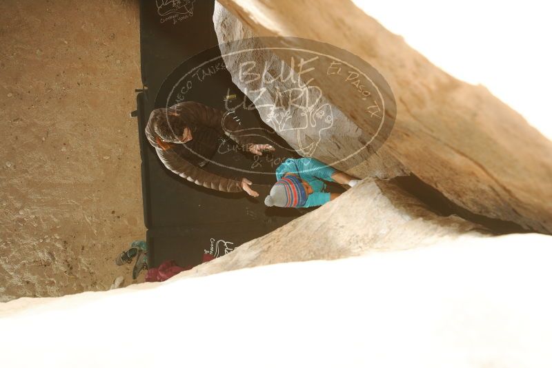 Bouldering in Hueco Tanks on 12/09/2018 with Blue Lizard Climbing and Yoga
Filename: SRM_20181209_1450080.jpg
Aperture: f/5.6
Shutter Speed: 1/250
Body: Canon EOS-1D Mark II
Lens: Canon EF 16-35mm f/2.8 L