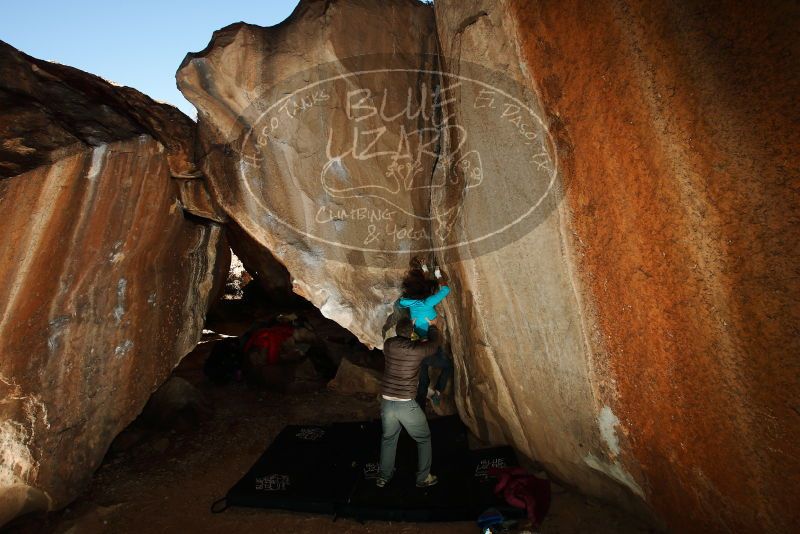 Bouldering in Hueco Tanks on 12/09/2018 with Blue Lizard Climbing and Yoga
Filename: SRM_20181209_1506010.jpg
Aperture: f/5.6
Shutter Speed: 1/250
Body: Canon EOS-1D Mark II
Lens: Canon EF 16-35mm f/2.8 L