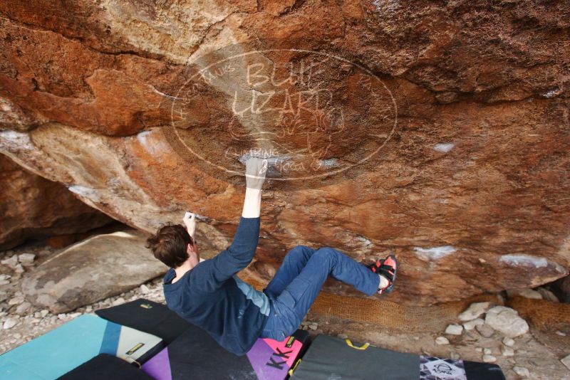 Bouldering in Hueco Tanks on 12/21/2018 with Blue Lizard Climbing and Yoga
Filename: SRM_20181221_1230100.jpg
Aperture: f/5.6
Shutter Speed: 1/250
Body: Canon EOS-1D Mark II
Lens: Canon EF 16-35mm f/2.8 L