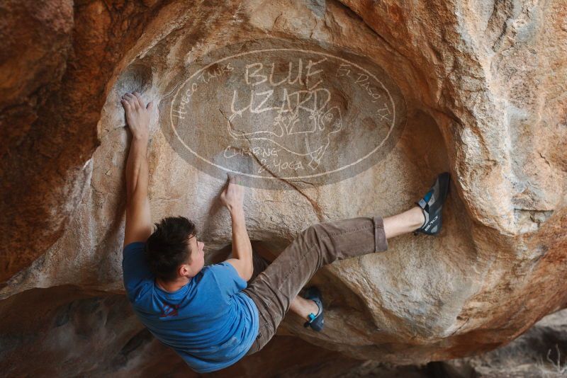 Bouldering in Hueco Tanks on 12/21/2018 with Blue Lizard Climbing and Yoga

Filename: SRM_20181221_1349500.jpg
Aperture: f/3.5
Shutter Speed: 1/250
Body: Canon EOS-1D Mark II
Lens: Canon EF 50mm f/1.8 II