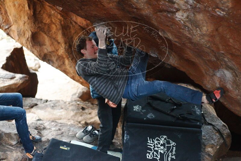 Bouldering in Hueco Tanks on 12/21/2018 with Blue Lizard Climbing and Yoga
Filename: SRM_20181221_1655160.jpg
Aperture: f/2.8
Shutter Speed: 1/250
Body: Canon EOS-1D Mark II
Lens: Canon EF 50mm f/1.8 II