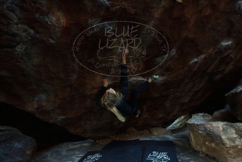 Bouldering in Hueco Tanks on 12/22/2018 with Blue Lizard Climbing and Yoga
Filename: SRM_20181222_1117430.jpg
Aperture: f/2.8
Shutter Speed: 1/250
Body: Canon EOS-1D Mark II
Lens: Canon EF 16-35mm f/2.8 L