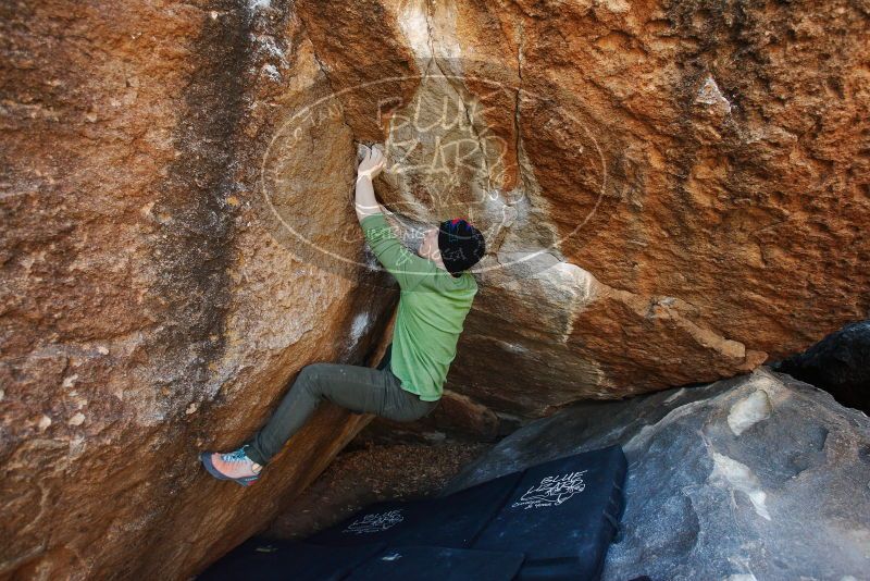 Bouldering in Hueco Tanks on 12/23/2018 with Blue Lizard Climbing and Yoga
Filename: SRM_20181223_1122030.jpg
Aperture: f/4.0
Shutter Speed: 1/320
Body: Canon EOS-1D Mark II
Lens: Canon EF 16-35mm f/2.8 L