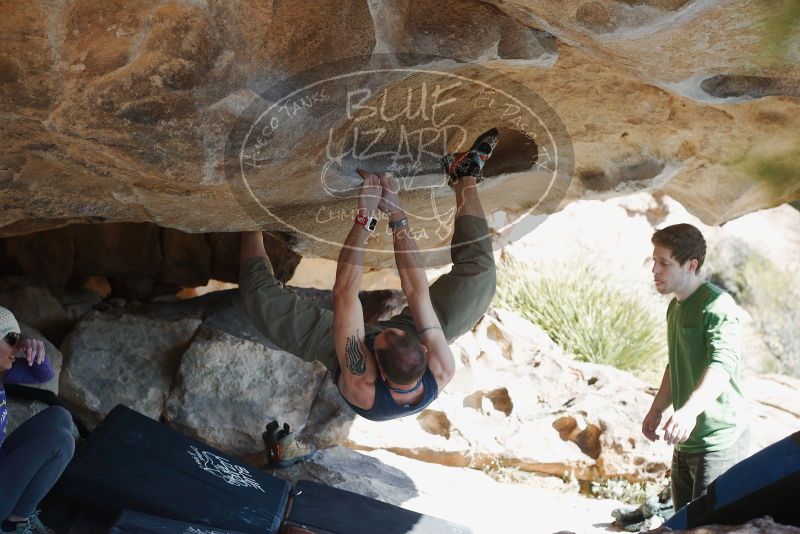 Bouldering in Hueco Tanks on 12/23/2018 with Blue Lizard Climbing and Yoga
Filename: SRM_20181223_1256020.jpg
Aperture: f/4.0
Shutter Speed: 1/320
Body: Canon EOS-1D Mark II
Lens: Canon EF 50mm f/1.8 II