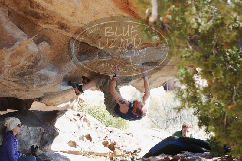 Bouldering in Hueco Tanks on 12/23/2018 with Blue Lizard Climbing and Yoga
Filename: SRM_20181223_1256130.jpg
Aperture: f/4.0
Shutter Speed: 1/320
Body: Canon EOS-1D Mark II
Lens: Canon EF 50mm f/1.8 II
