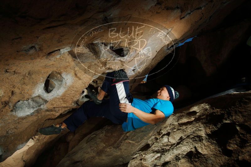 Bouldering in Hueco Tanks on 12/23/2018 with Blue Lizard Climbing and Yoga
Filename: SRM_20181223_1601440.jpg
Aperture: f/8.0
Shutter Speed: 1/320
Body: Canon EOS-1D Mark II
Lens: Canon EF 16-35mm f/2.8 L
