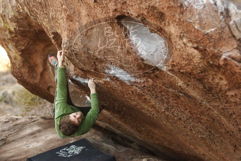 Bouldering in Hueco Tanks on 12/23/2018 with Blue Lizard Climbing and Yoga
Filename: SRM_20181223_1653440.jpg
Aperture: f/2.8
Shutter Speed: 1/320
Body: Canon EOS-1D Mark II
Lens: Canon EF 50mm f/1.8 II