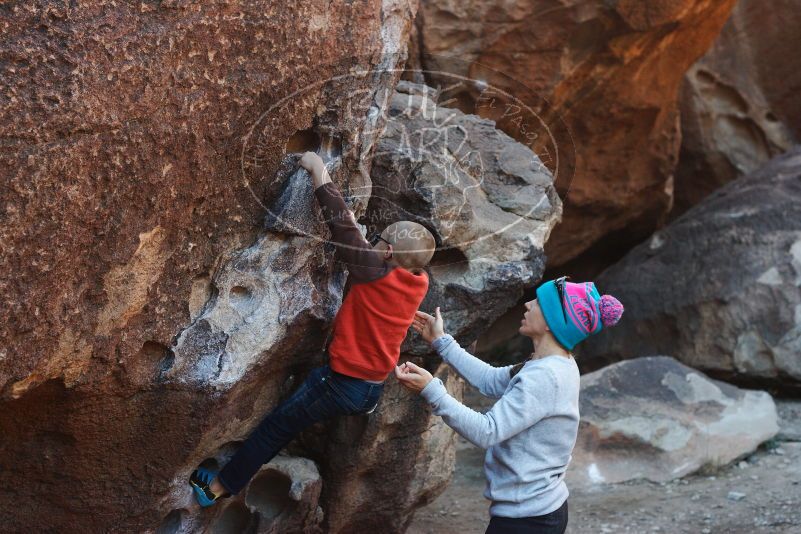 Bouldering in Hueco Tanks on 12/24/2018 with Blue Lizard Climbing and Yoga
Filename: SRM_20181224_1024520.jpg
Aperture: f/4.0
Shutter Speed: 1/400
Body: Canon EOS-1D Mark II
Lens: Canon EF 50mm f/1.8 II