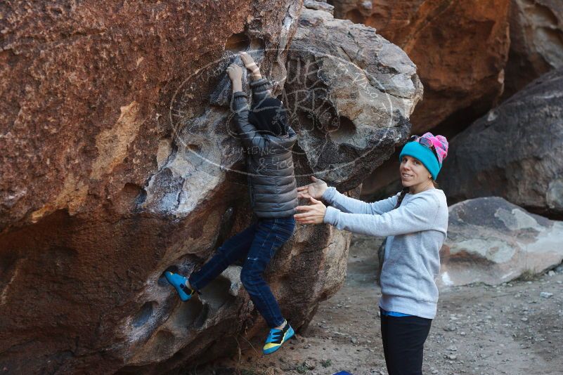 Bouldering in Hueco Tanks on 12/24/2018 with Blue Lizard Climbing and Yoga
Filename: SRM_20181224_1027060.jpg
Aperture: f/4.0
Shutter Speed: 1/400
Body: Canon EOS-1D Mark II
Lens: Canon EF 50mm f/1.8 II