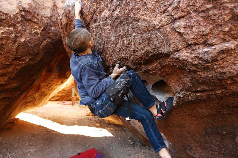 Bouldering in Hueco Tanks on 12/24/2018 with Blue Lizard Climbing and Yoga
Filename: SRM_20181224_1039200.jpg
Aperture: f/4.0
Shutter Speed: 1/160
Body: Canon EOS-1D Mark II
Lens: Canon EF 16-35mm f/2.8 L