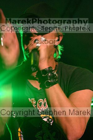 Fuel headlines at Sting Break 2004.

Filename: img_4735_std.jpg
Aperture: f/3.5
Shutter Speed: 1/80
Body: Canon EOS DIGITAL REBEL
Lens: Canon EF 50mm f/1.8 II