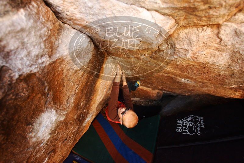 Bouldering in Hueco Tanks on 12/24/2018 with Blue Lizard Climbing and Yoga
Filename: SRM_20181224_1104050.jpg
Aperture: f/4.0
Shutter Speed: 1/250
Body: Canon EOS-1D Mark II
Lens: Canon EF 16-35mm f/2.8 L