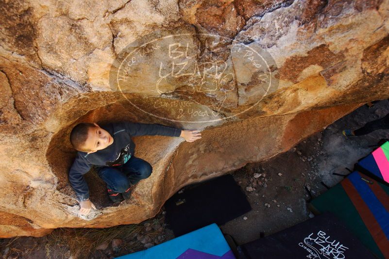 Bouldering in Hueco Tanks on 12/24/2018 with Blue Lizard Climbing and Yoga
Filename: SRM_20181224_1131280.jpg
Aperture: f/5.0
Shutter Speed: 1/200
Body: Canon EOS-1D Mark II
Lens: Canon EF 16-35mm f/2.8 L