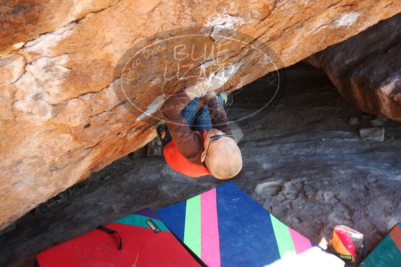Bouldering in Hueco Tanks on 12/24/2018 with Blue Lizard Climbing and Yoga
Filename: SRM_20181224_1453360.jpg
Aperture: f/4.0
Shutter Speed: 1/640
Body: Canon EOS-1D Mark II
Lens: Canon EF 16-35mm f/2.8 L