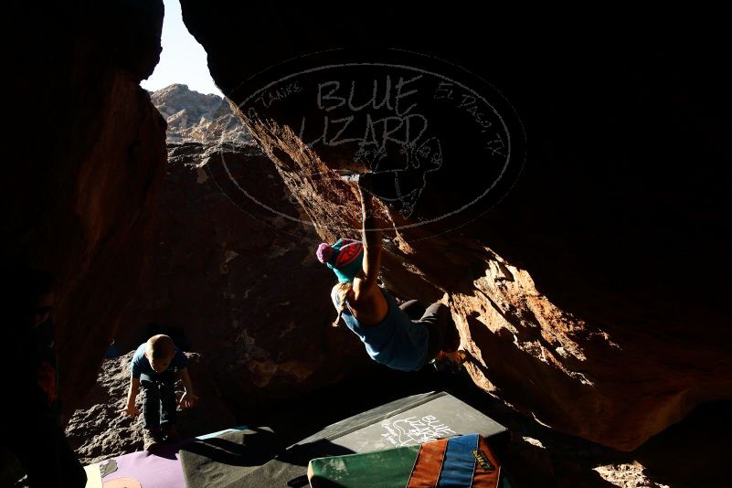 Bouldering in Hueco Tanks on 12/24/2018 with Blue Lizard Climbing and Yoga
Filename: SRM_20181224_1558460.jpg
Aperture: f/5.6
Shutter Speed: 1/250
Body: Canon EOS-1D Mark II
Lens: Canon EF 16-35mm f/2.8 L