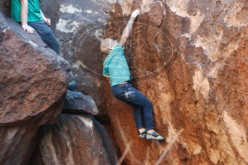 Bouldering in Hueco Tanks on 12/24/2018 with Blue Lizard Climbing and Yoga
Filename: SRM_20181224_1629130.jpg
Aperture: f/2.8
Shutter Speed: 1/200
Body: Canon EOS-1D Mark II
Lens: Canon EF 50mm f/1.8 II