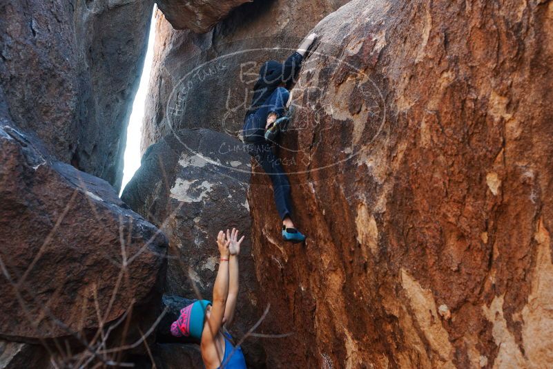 Bouldering in Hueco Tanks on 12/24/2018 with Blue Lizard Climbing and Yoga
Filename: SRM_20181224_1637450.jpg
Aperture: f/4.0
Shutter Speed: 1/200
Body: Canon EOS-1D Mark II
Lens: Canon EF 50mm f/1.8 II