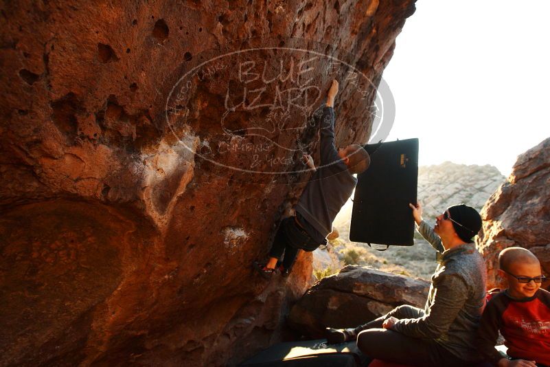 Bouldering in Hueco Tanks on 12/24/2018 with Blue Lizard Climbing and Yoga
Filename: SRM_20181224_1751190.jpg
Aperture: f/5.0
Shutter Speed: 1/200
Body: Canon EOS-1D Mark II
Lens: Canon EF 16-35mm f/2.8 L