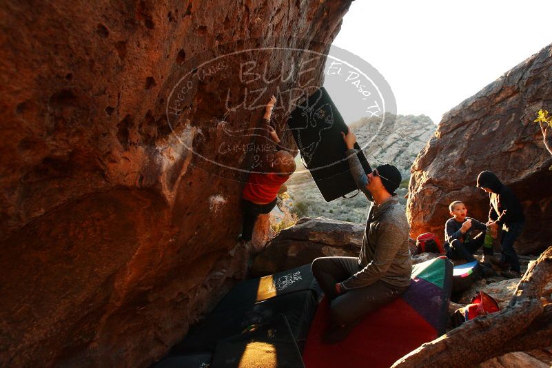 Bouldering in Hueco Tanks on 12/24/2018 with Blue Lizard Climbing and Yoga
Filename: SRM_20181224_1756520.jpg
Aperture: f/5.0
Shutter Speed: 1/200
Body: Canon EOS-1D Mark II
Lens: Canon EF 16-35mm f/2.8 L