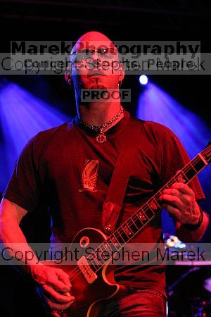 Fuel headlines at Sting Break 2004.

Filename: img_4778_std.jpg
Aperture: f/4.0
Shutter Speed: 1/200
Body: Canon EOS DIGITAL REBEL
Lens: Canon EF 80-200mm f/2.8 L