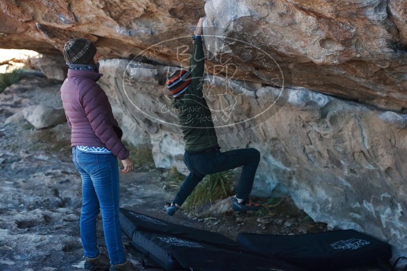 Bouldering in Hueco Tanks on 12/30/2018 with Blue Lizard Climbing and Yoga
Filename: SRM_20181230_1128090.jpg
Aperture: f/4.0
Shutter Speed: 1/320
Body: Canon EOS-1D Mark II
Lens: Canon EF 50mm f/1.8 II
