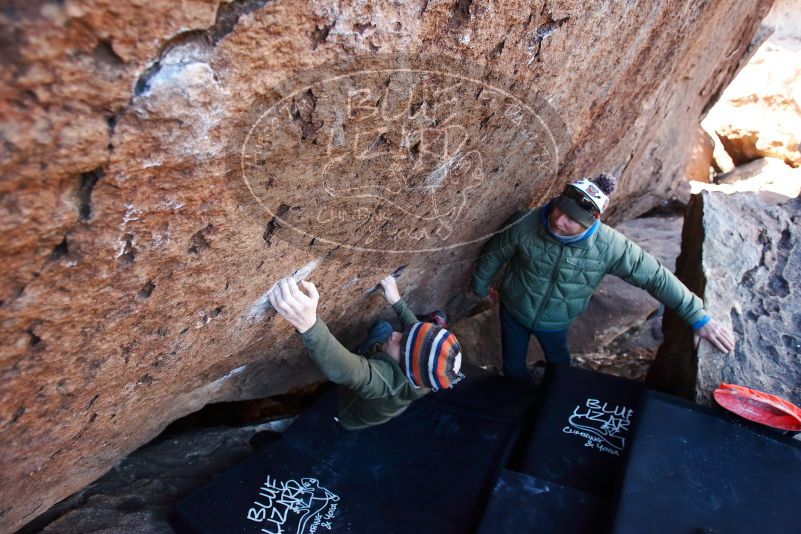 Bouldering in Hueco Tanks on 12/30/2018 with Blue Lizard Climbing and Yoga
Filename: SRM_20181230_1436340.jpg
Aperture: f/4.0
Shutter Speed: 1/250
Body: Canon EOS-1D Mark II
Lens: Canon EF 16-35mm f/2.8 L