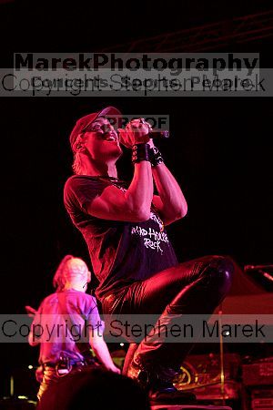 Fuel headlines at Sting Break 2004.

Filename: crw_4693_rj_std.jpg
Aperture: f/3.5
Shutter Speed: 
Body: Canon EOS DIGITAL REBEL
Lens: Canon EF 50mm f/1.8 II