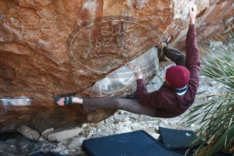 Bouldering in Hueco Tanks on 12/30/2018 with Blue Lizard Climbing and Yoga
Filename: SRM_20181230_1601480.jpg
Aperture: f/2.5
Shutter Speed: 1/250
Body: Canon EOS-1D Mark II
Lens: Canon EF 50mm f/1.8 II