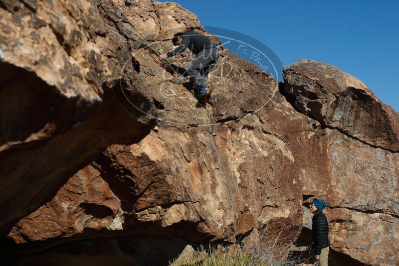 Bouldering in Hueco Tanks on 12/31/2018 with Blue Lizard Climbing and Yoga
Filename: SRM_20181231_1456580.jpg
Aperture: f/5.6
Shutter Speed: 1/500
Body: Canon EOS-1D Mark II
Lens: Canon EF 50mm f/1.8 II