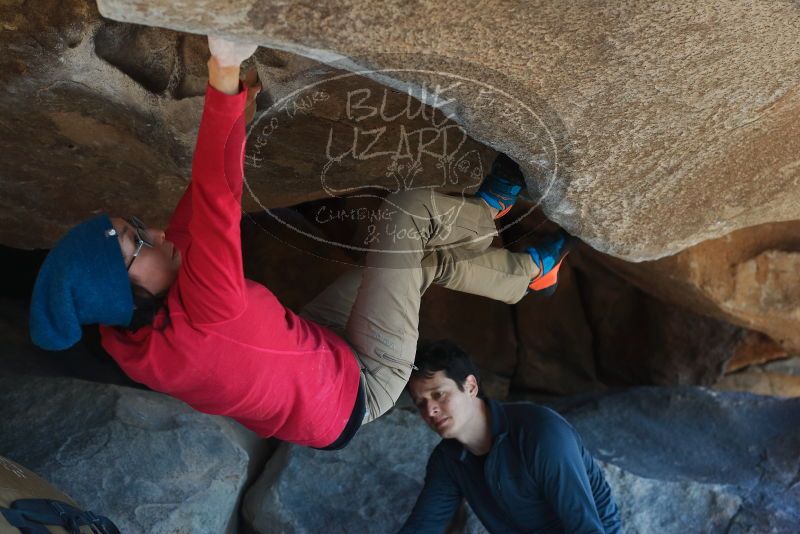 Bouldering in Hueco Tanks on 12/31/2018 with Blue Lizard Climbing and Yoga
Filename: SRM_20181231_1538300.jpg
Aperture: f/4.0
Shutter Speed: 1/250
Body: Canon EOS-1D Mark II
Lens: Canon EF 50mm f/1.8 II