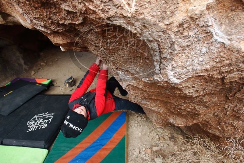 Bouldering in Hueco Tanks on 01/02/2019 with Blue Lizard Climbing and Yoga
Filename: SRM_20190102_1337220.jpg
Aperture: f/4.5
Shutter Speed: 1/320
Body: Canon EOS-1D Mark II
Lens: Canon EF 16-35mm f/2.8 L