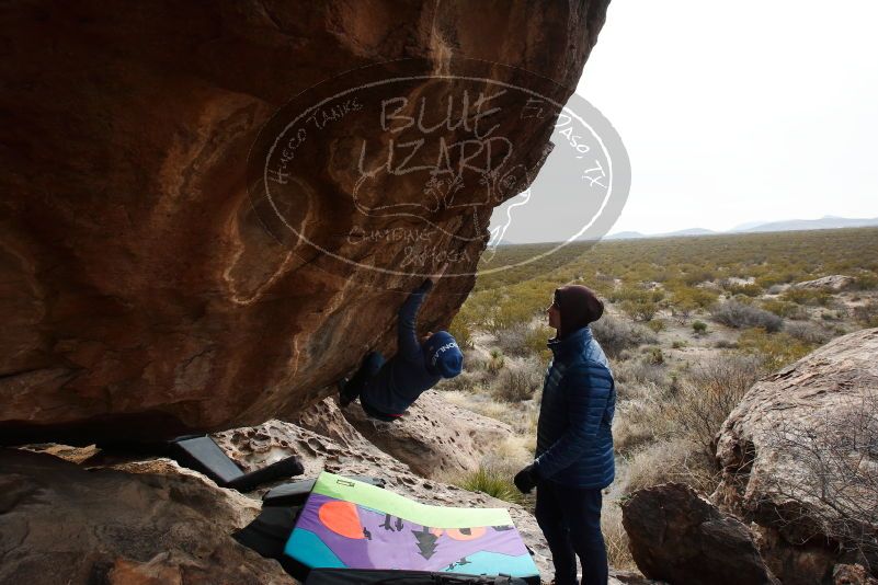 Bouldering in Hueco Tanks on 01/02/2019 with Blue Lizard Climbing and Yoga
Filename: SRM_20190102_1428140.jpg
Aperture: f/10.0
Shutter Speed: 1/320
Body: Canon EOS-1D Mark II
Lens: Canon EF 16-35mm f/2.8 L