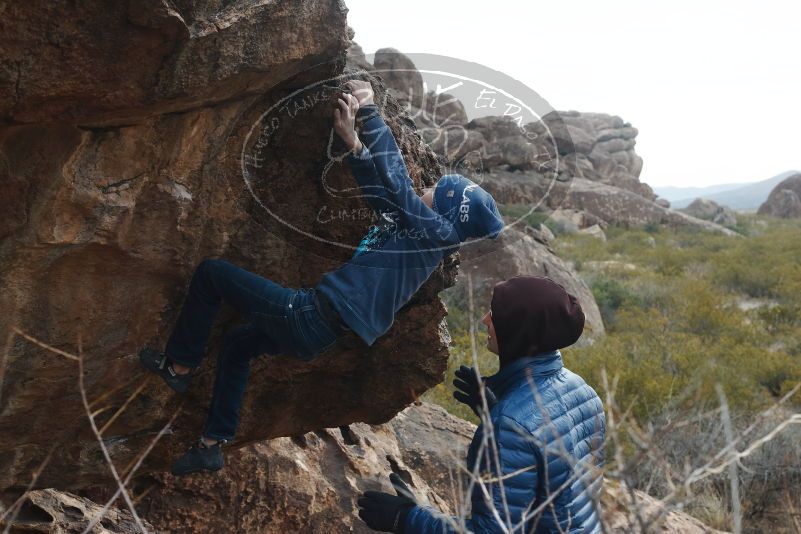 Bouldering in Hueco Tanks on 01/02/2019 with Blue Lizard Climbing and Yoga
Filename: SRM_20190102_1443160.jpg
Aperture: f/7.1
Shutter Speed: 1/320
Body: Canon EOS-1D Mark II
Lens: Canon EF 50mm f/1.8 II
