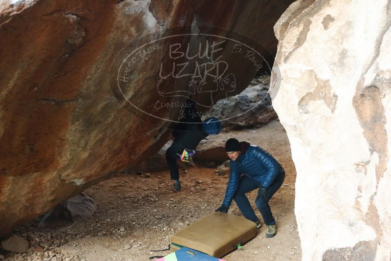 Bouldering in Hueco Tanks on 01/01/2019 with Blue Lizard Climbing and Yoga
Filename: SRM_20190101_1126190.jpg
Aperture: f/3.2
Shutter Speed: 1/250
Body: Canon EOS-1D Mark II
Lens: Canon EF 50mm f/1.8 II