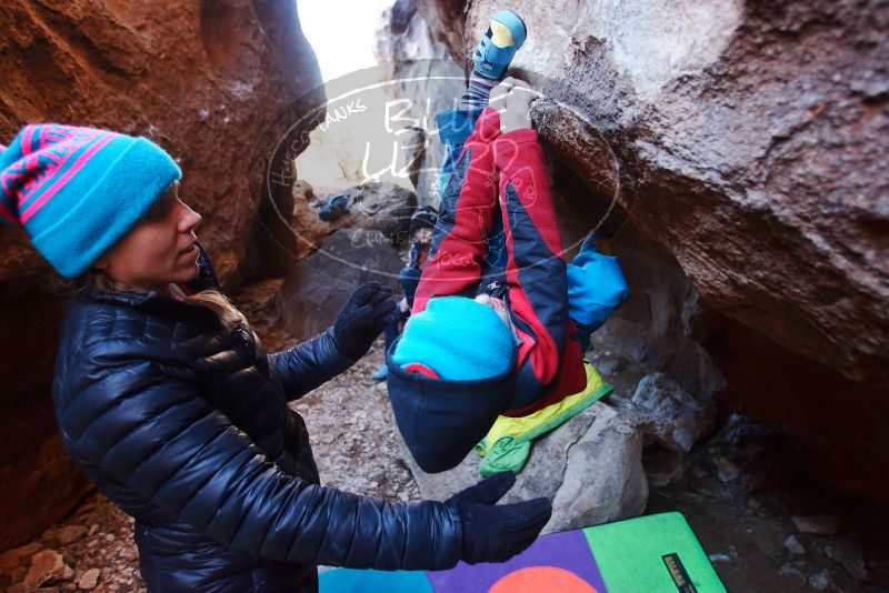 Bouldering in Hueco Tanks on 01/01/2019 with Blue Lizard Climbing and Yoga
Filename: SRM_20190101_1608000.jpg
Aperture: f/3.2
Shutter Speed: 1/200
Body: Canon EOS-1D Mark II
Lens: Canon EF 16-35mm f/2.8 L