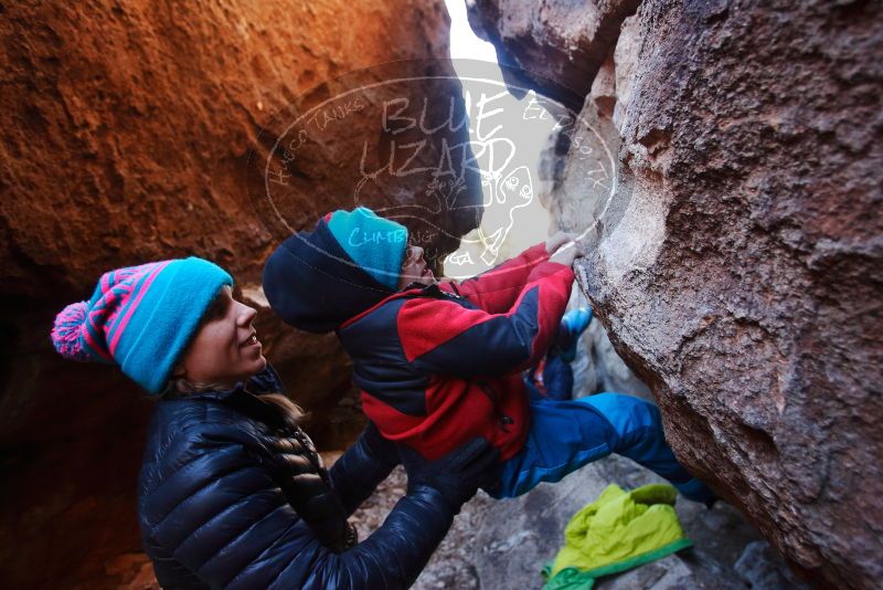Bouldering in Hueco Tanks on 01/01/2019 with Blue Lizard Climbing and Yoga
Filename: SRM_20190101_1608050.jpg
Aperture: f/4.0
Shutter Speed: 1/200
Body: Canon EOS-1D Mark II
Lens: Canon EF 16-35mm f/2.8 L