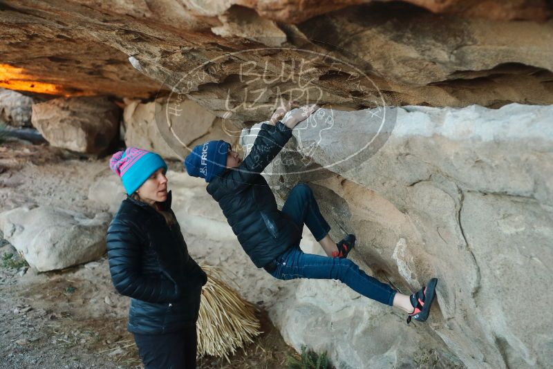 Bouldering in Hueco Tanks on 01/01/2019 with Blue Lizard Climbing and Yoga
Filename: SRM_20190101_1811480.jpg
Aperture: f/2.8
Shutter Speed: 1/200
Body: Canon EOS-1D Mark II
Lens: Canon EF 50mm f/1.8 II