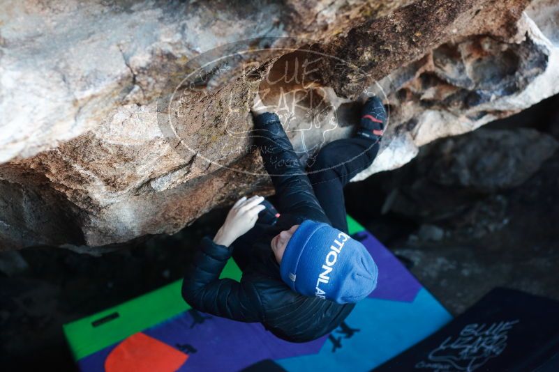 Bouldering in Hueco Tanks on 12/31/2018 with Blue Lizard Climbing and Yoga
Filename: SRM_20181231_1010140.jpg
Aperture: f/2.8
Shutter Speed: 1/250
Body: Canon EOS-1D Mark II
Lens: Canon EF 50mm f/1.8 II