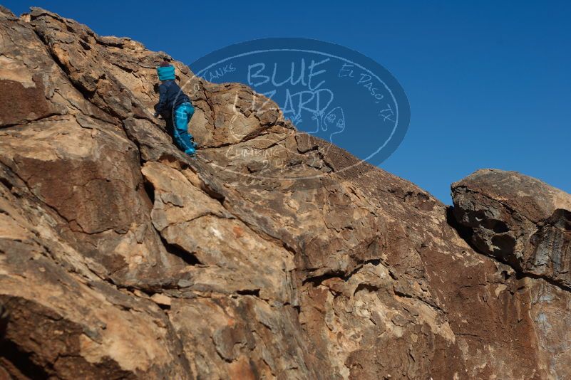 Bouldering in Hueco Tanks on 12/31/2018 with Blue Lizard Climbing and Yoga
Filename: SRM_20181231_1503010.jpg
Aperture: f/4.0
Shutter Speed: 1/1250
Body: Canon EOS-1D Mark II
Lens: Canon EF 50mm f/1.8 II