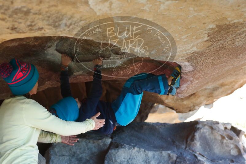 Bouldering in Hueco Tanks on 12/31/2018 with Blue Lizard Climbing and Yoga
Filename: SRM_20181231_1512010.jpg
Aperture: f/4.0
Shutter Speed: 1/320
Body: Canon EOS-1D Mark II
Lens: Canon EF 50mm f/1.8 II