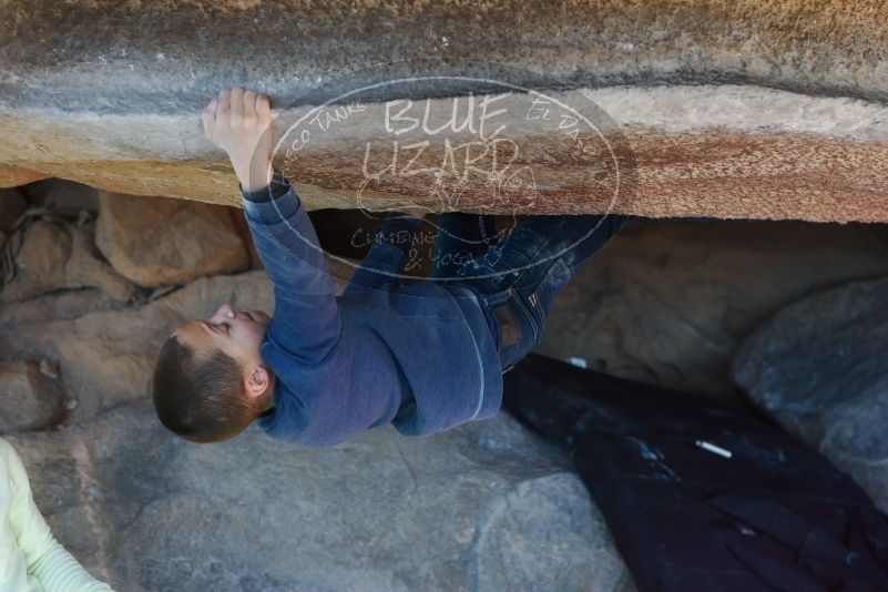 Bouldering in Hueco Tanks on 12/31/2018 with Blue Lizard Climbing and Yoga
Filename: SRM_20181231_1515380.jpg
Aperture: f/4.0
Shutter Speed: 1/250
Body: Canon EOS-1D Mark II
Lens: Canon EF 50mm f/1.8 II