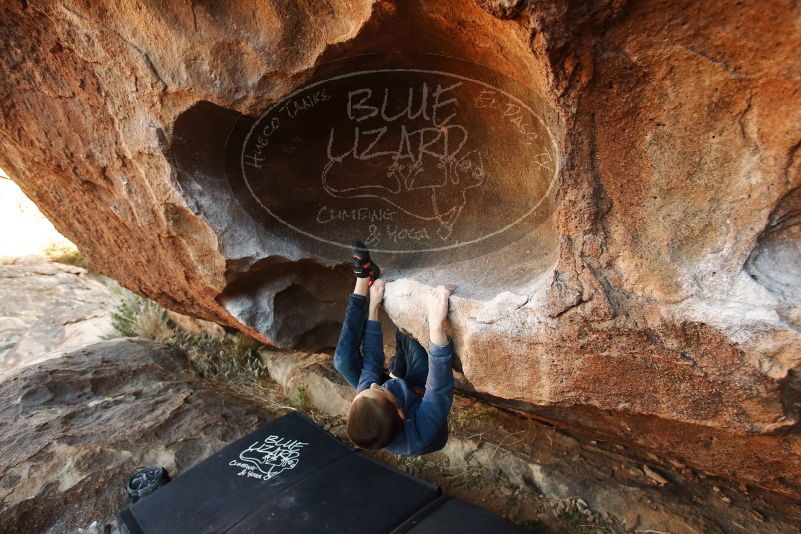 Bouldering in Hueco Tanks on 12/31/2018 with Blue Lizard Climbing and Yoga
Filename: SRM_20181231_1646470.jpg
Aperture: f/4.5
Shutter Speed: 1/200
Body: Canon EOS-1D Mark II
Lens: Canon EF 16-35mm f/2.8 L