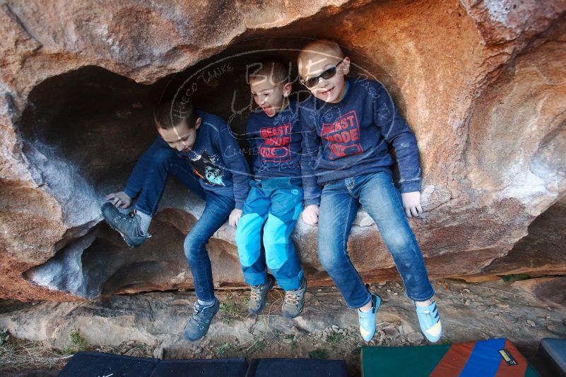 Bouldering in Hueco Tanks on 12/31/2018 with Blue Lizard Climbing and Yoga
Filename: SRM_20181231_1707080.jpg
Aperture: f/3.5
Shutter Speed: 1/200
Body: Canon EOS-1D Mark II
Lens: Canon EF 16-35mm f/2.8 L