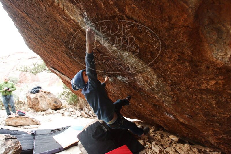 Bouldering in Hueco Tanks on 12/28/2018 with Blue Lizard Climbing and Yoga
Filename: SRM_20181228_1207070.jpg
Aperture: f/5.0
Shutter Speed: 1/200
Body: Canon EOS-1D Mark II
Lens: Canon EF 16-35mm f/2.8 L